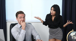 18 year old girl Ella Woods nudes on a vibrator after slowly removing clothing